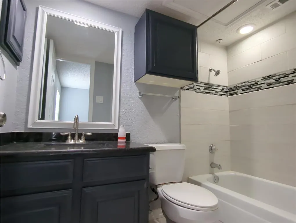 12660 Hillcrest Road, #5206