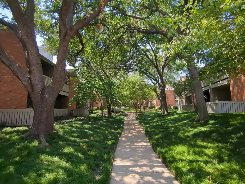 12660 Hillcrest Road, #5206