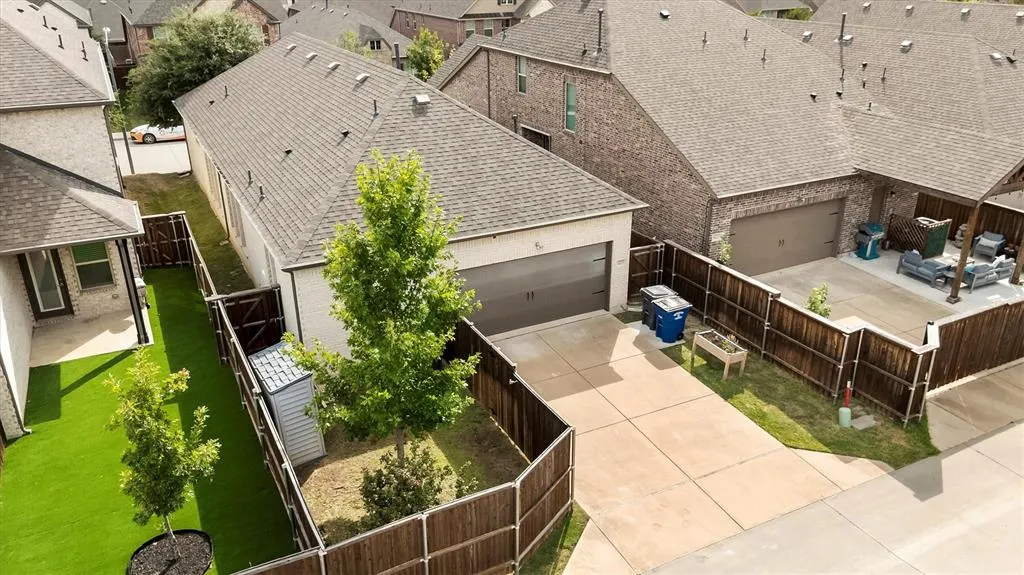 8235 Agarito Way