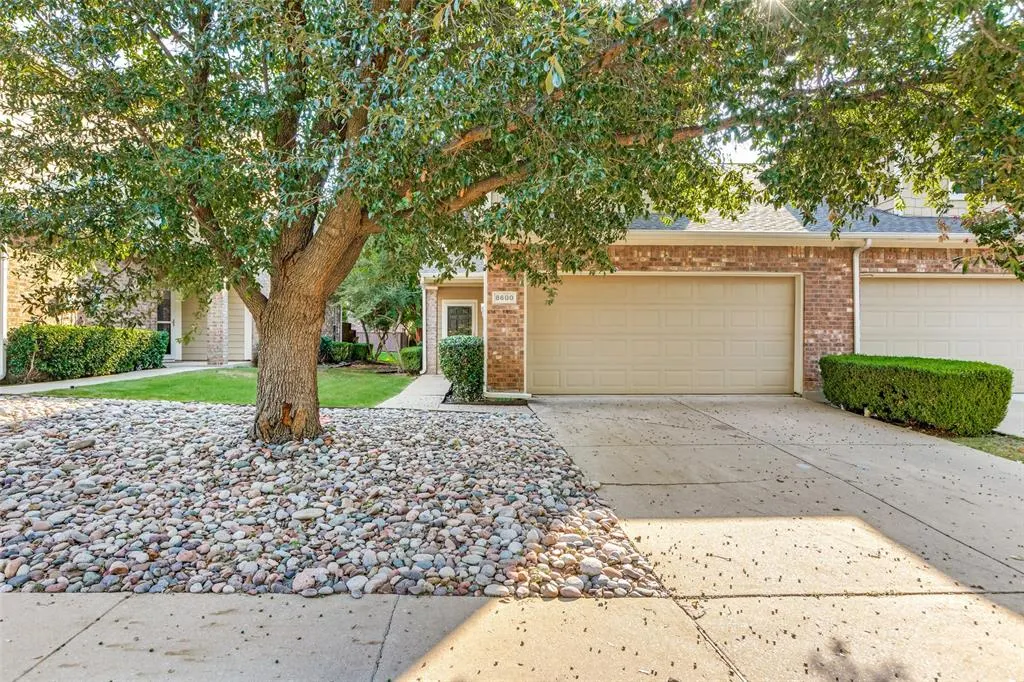 8600 Hunters Trace Lane