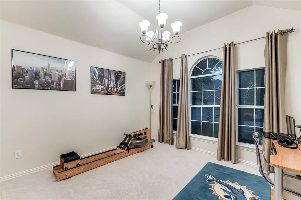 15204 Regal Oak Lane