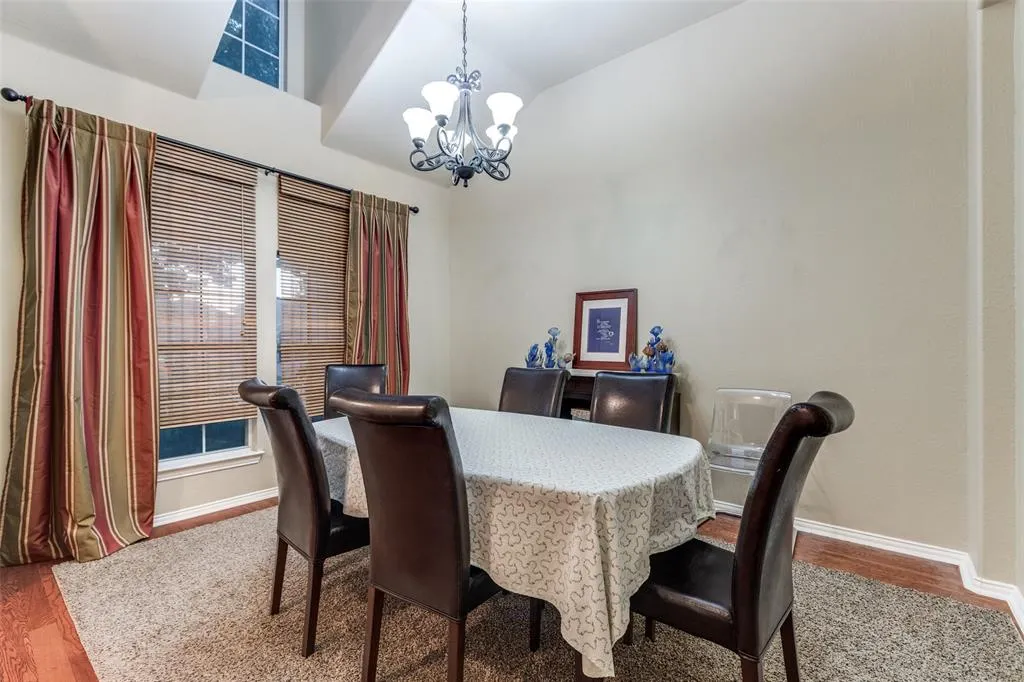 15204 Regal Oak Lane