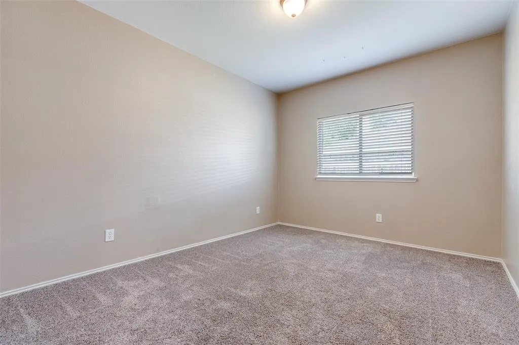 512 Fisherman Trail