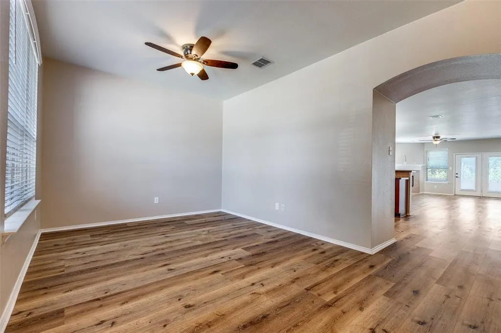 512 Fisherman Trail