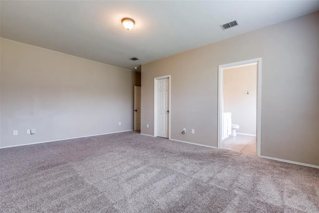 512 Fisherman Trail