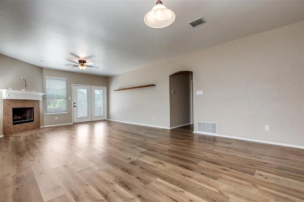 512 Fisherman Trail