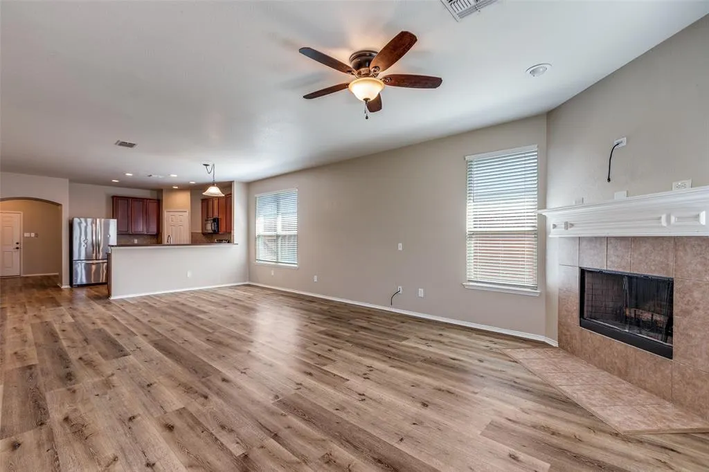 512 Fisherman Trail