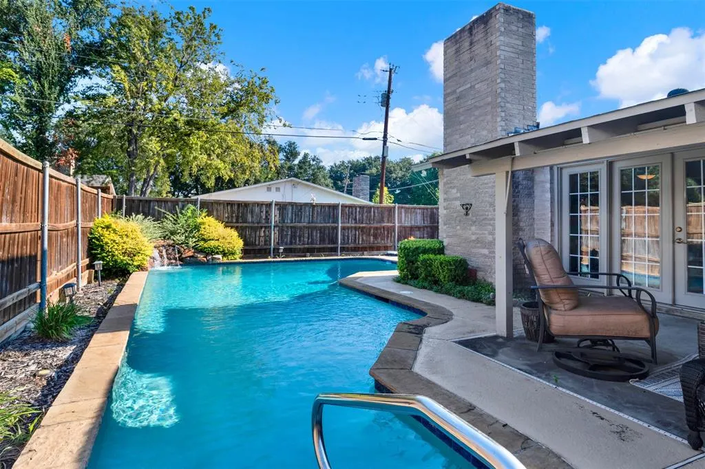 1501 Hayfield Drive