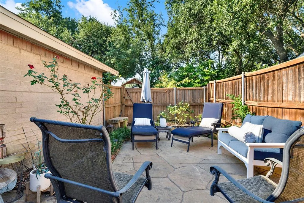 1501 Hayfield Drive