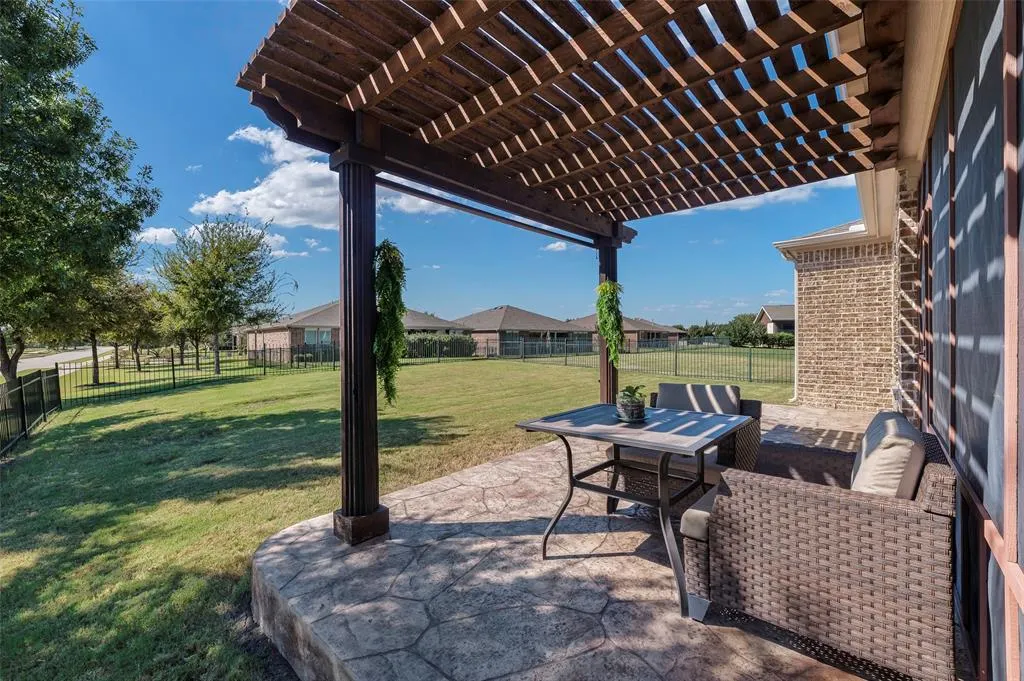 6807 Deacon Drive