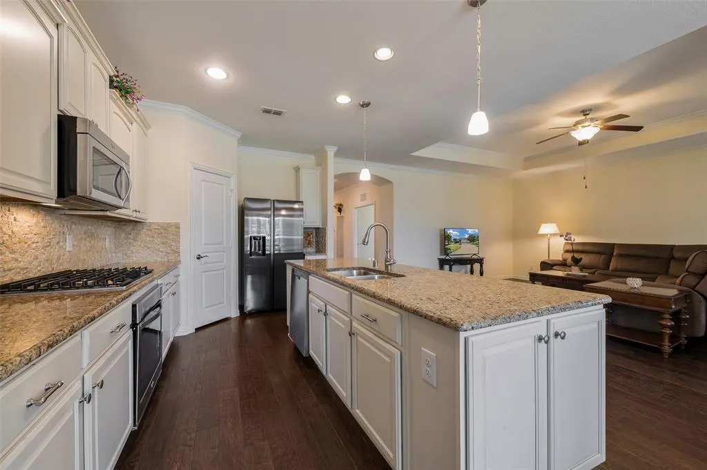 6807 Deacon Drive