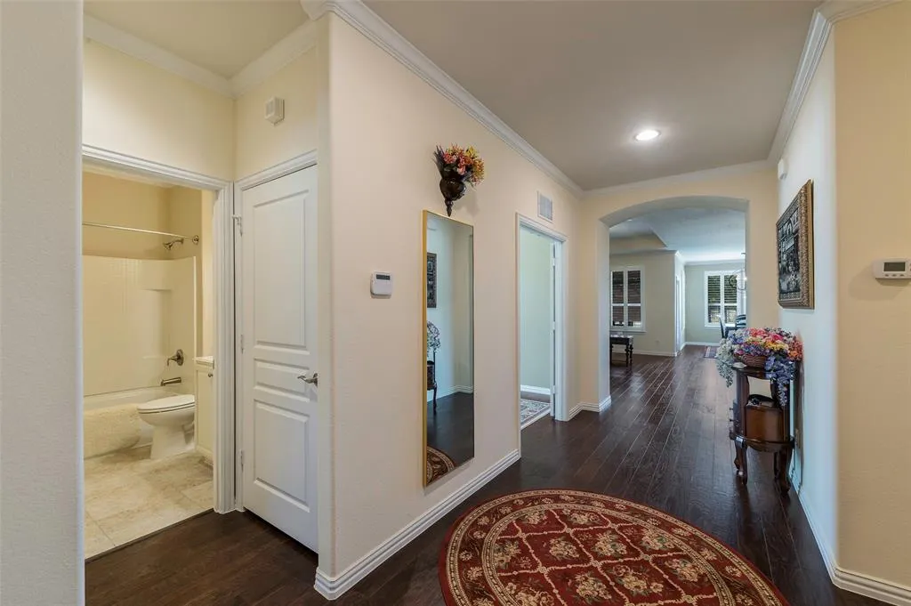 6807 Deacon Drive