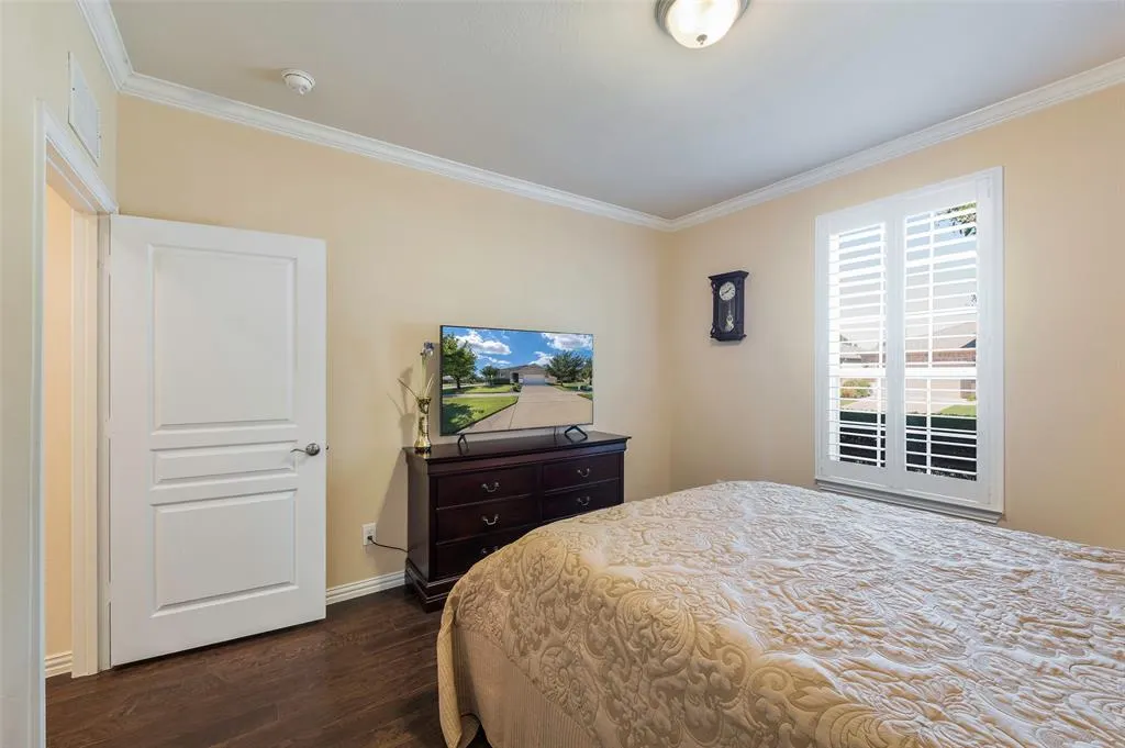 6807 Deacon Drive