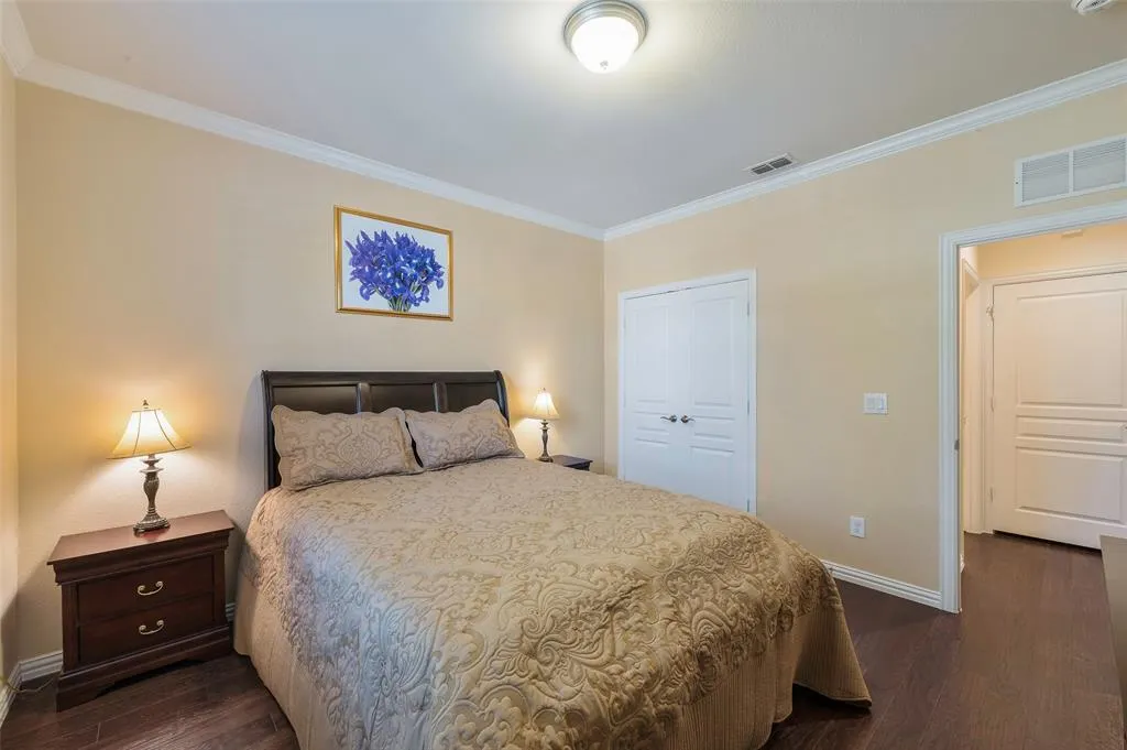 6807 Deacon Drive