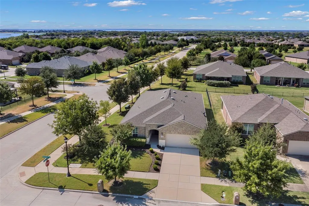 6807 Deacon Drive