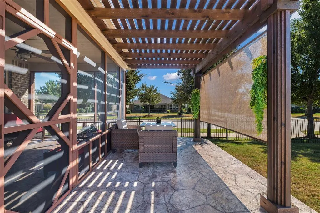 6807 Deacon Drive