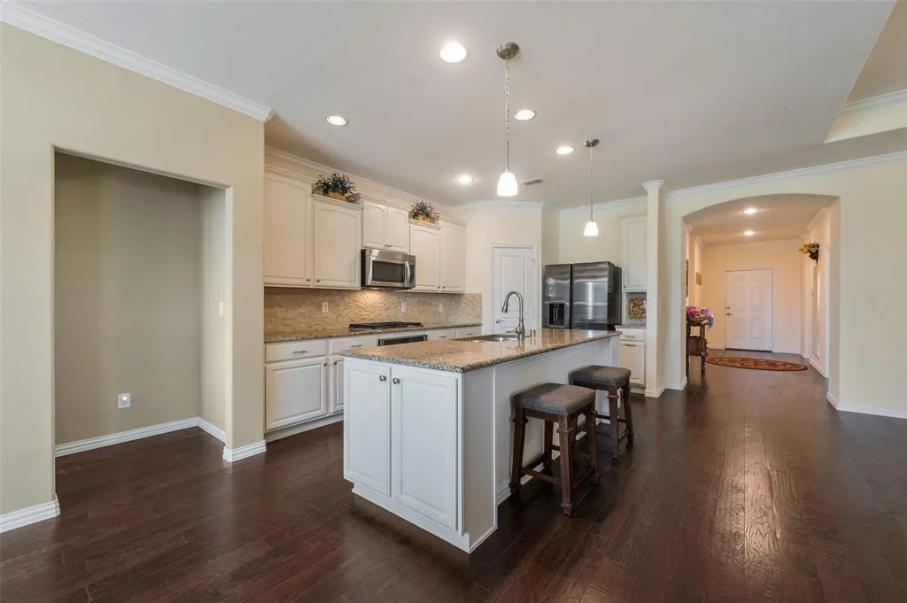 6807 Deacon Drive
