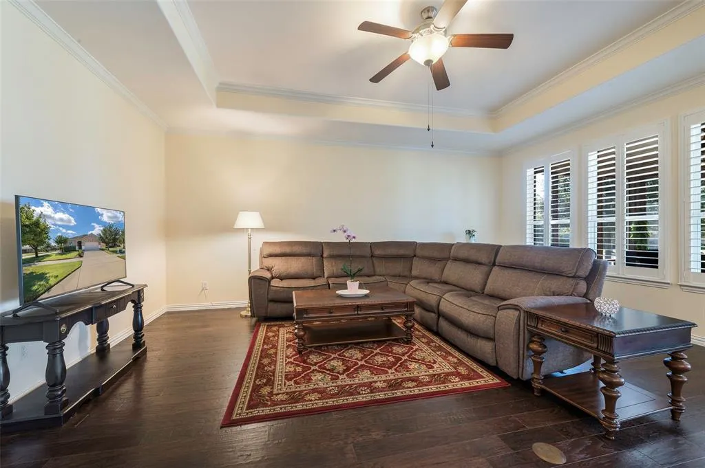6807 Deacon Drive