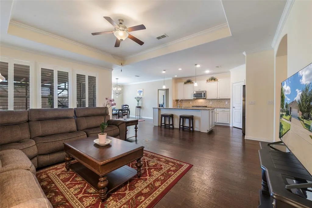 6807 Deacon Drive