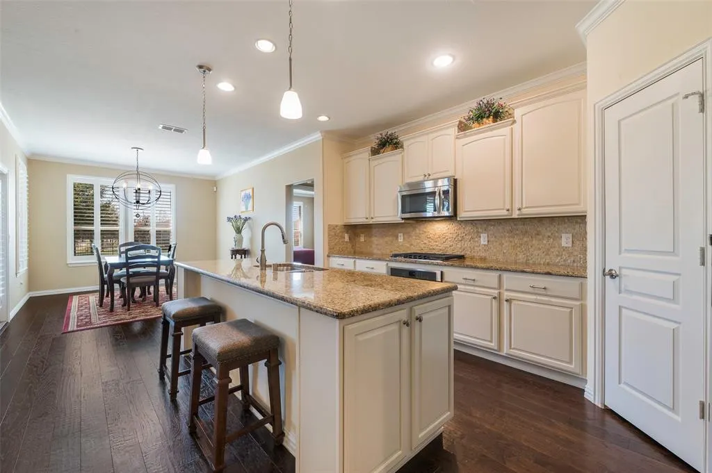 6807 Deacon Drive