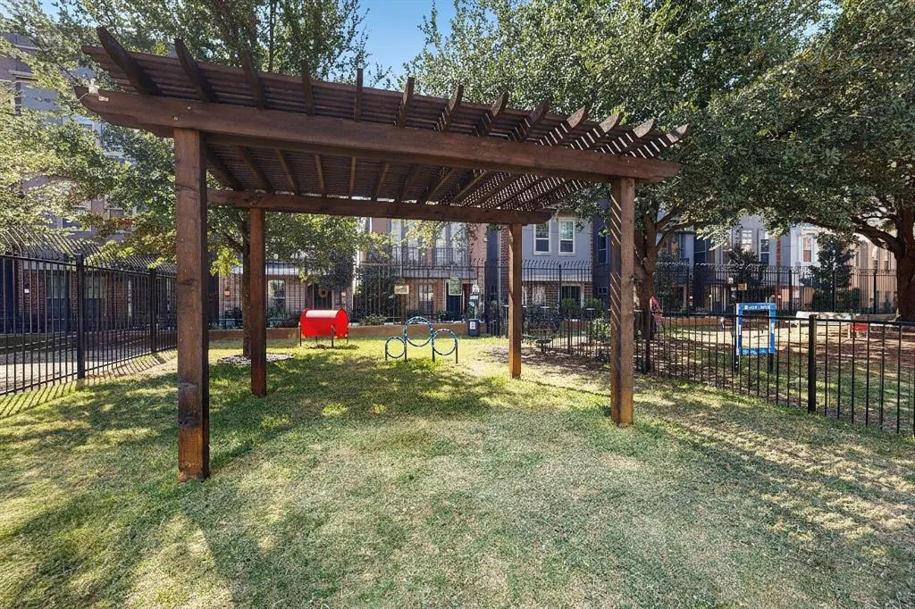 1001 Belleview Street, #505