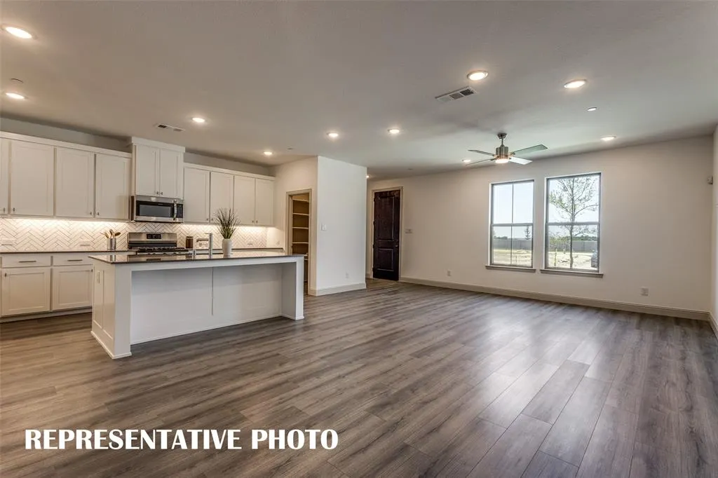 2824 Jacaranda Drive