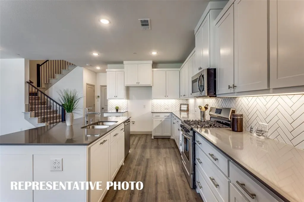 2824 Jacaranda Drive