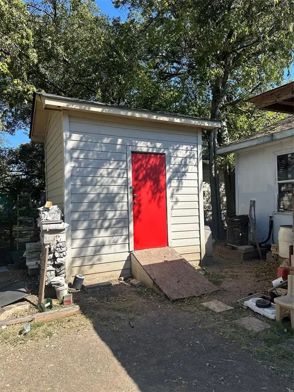 539 Ella Avenue