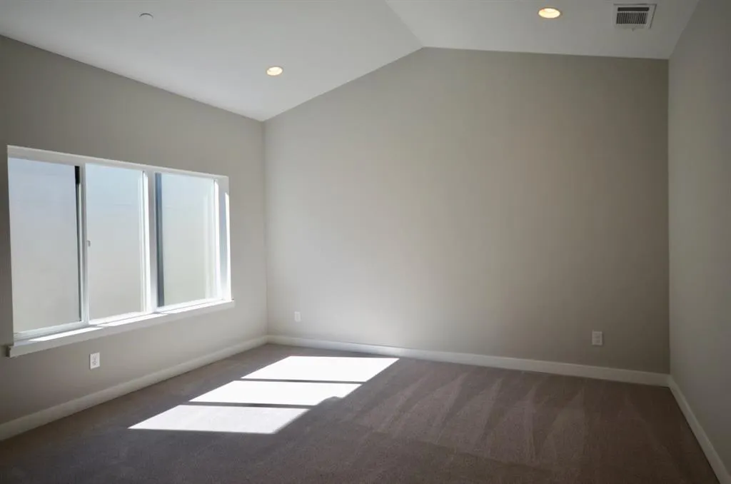 2111 Bennett, #20