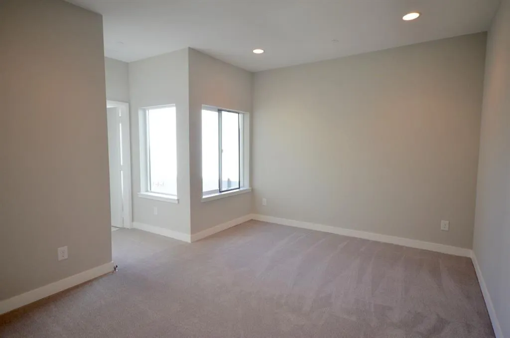 2111 Bennett, #20