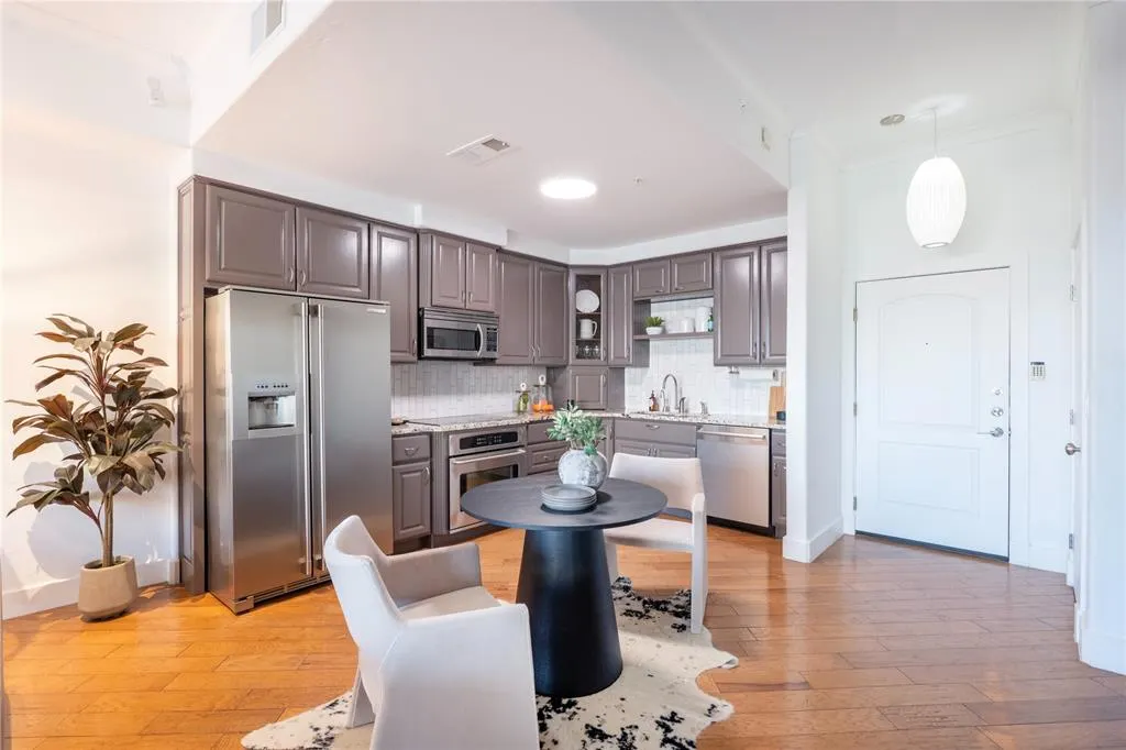 3225 Turtle Creek Boulevard, #1649