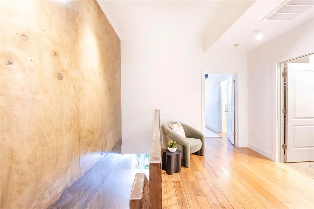 3225 Turtle Creek Boulevard, #1649