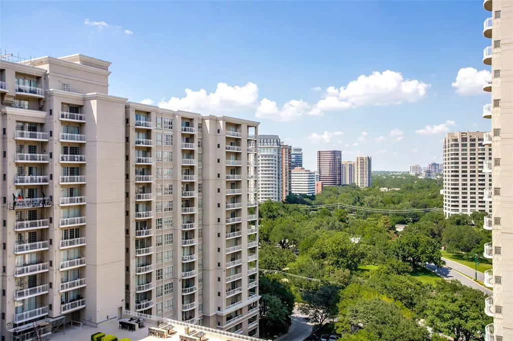 3225 Turtle Creek Boulevard, #1649
