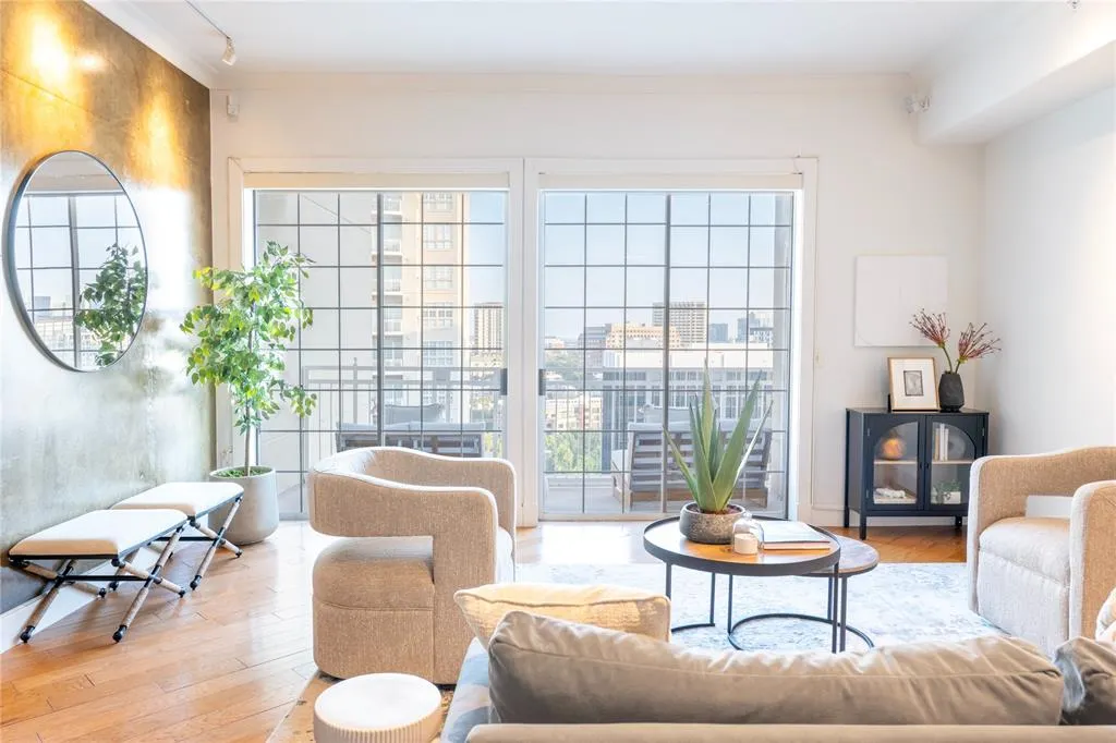 3225 Turtle Creek Boulevard, #1649