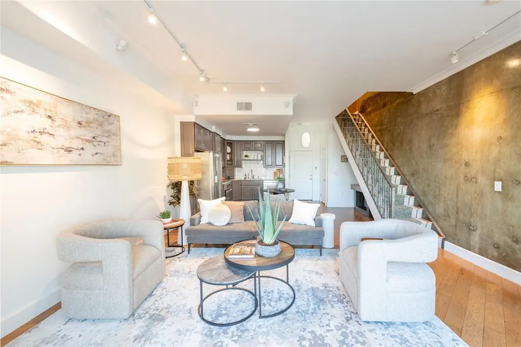 3225 Turtle Creek Boulevard, #1649