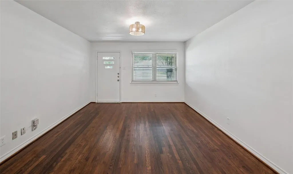 1804-1806 Mariposa Drive