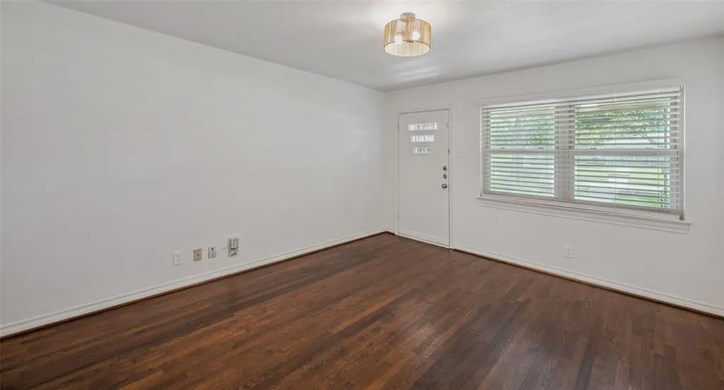 1804-1806 Mariposa Drive