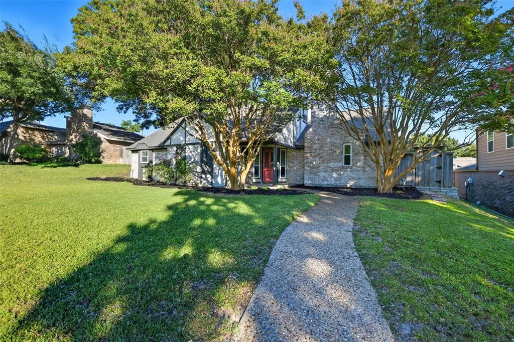 2004 Hondo Drive