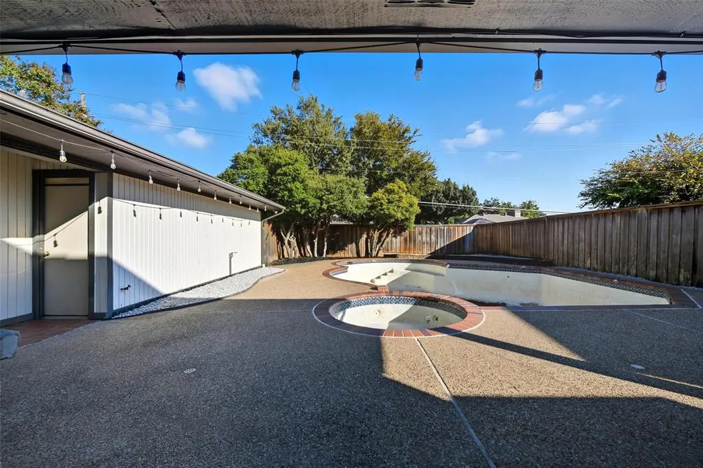 2004 Hondo Drive