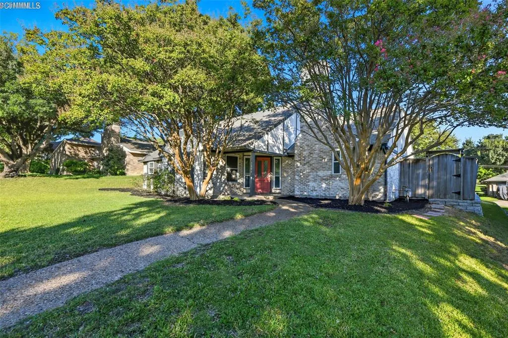 2004 Hondo Drive