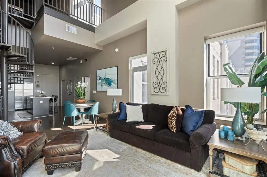 2323 N Houston Street, #701