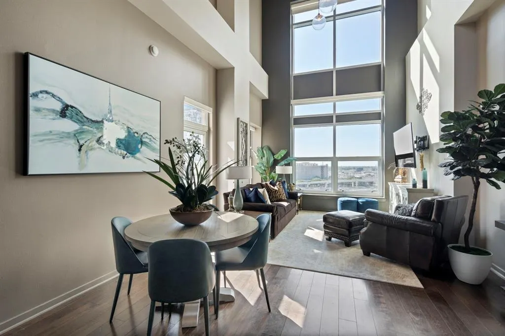 2323 N Houston Street, #701