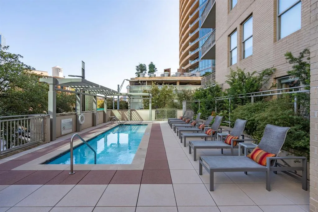 2323 N Houston Street, #701
