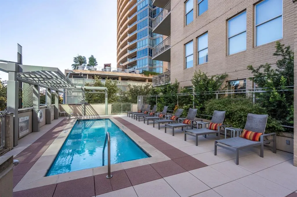 2323 N Houston Street, #701