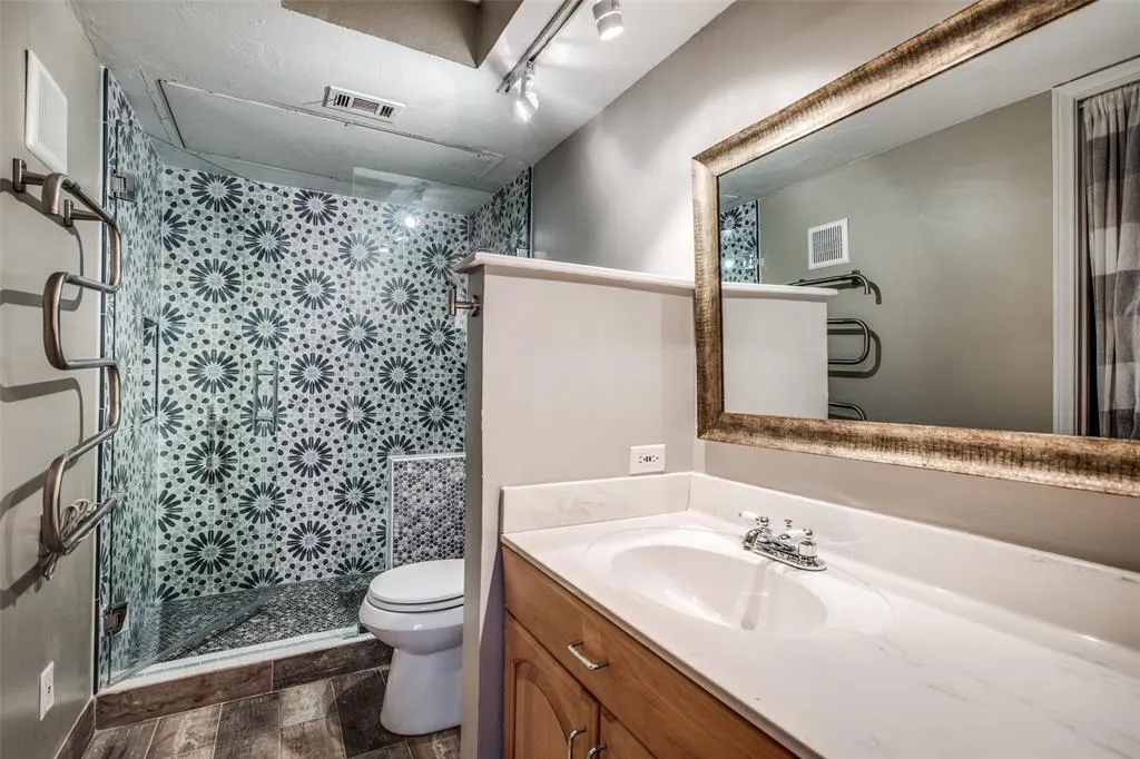 9910 Royal Lane, #1402