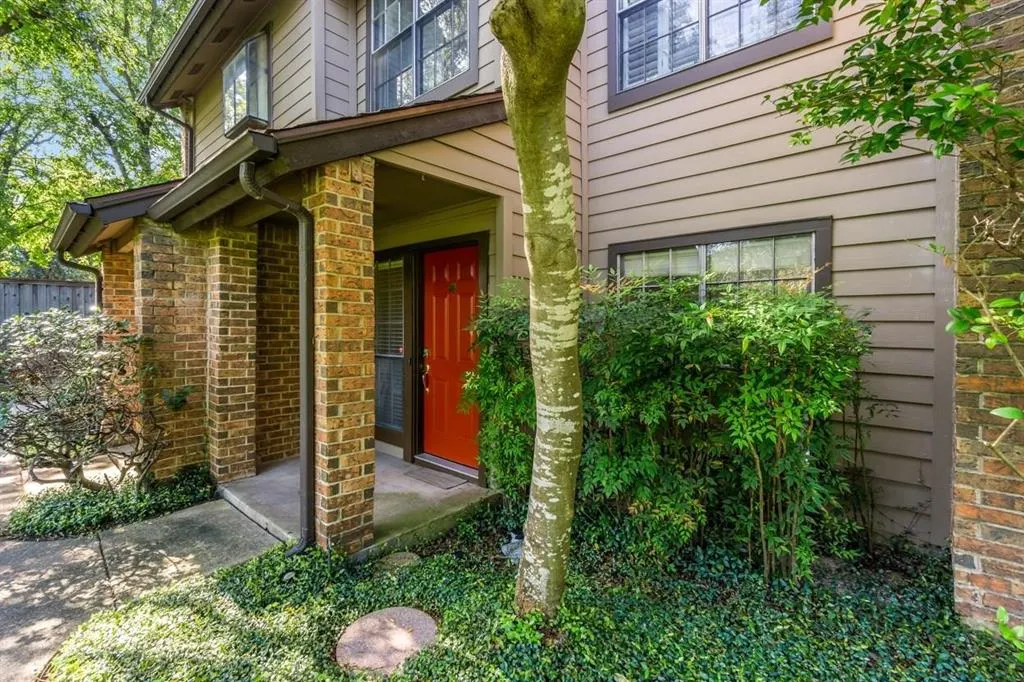 9910 Royal Lane, #1402