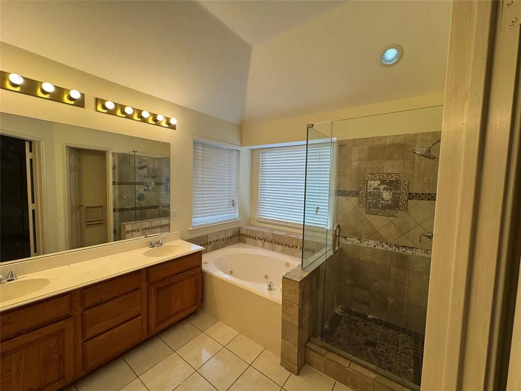 2308 London Drive