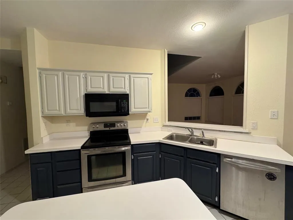 2308 London Drive