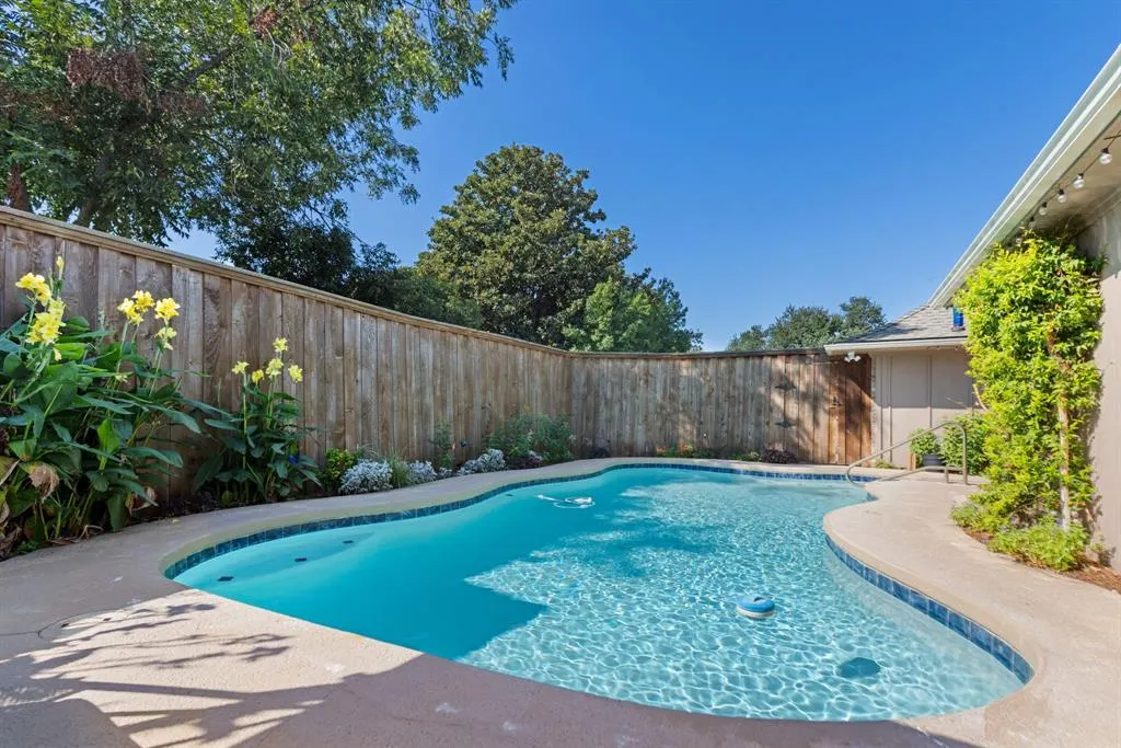 6006 Gentle Knoll Lane