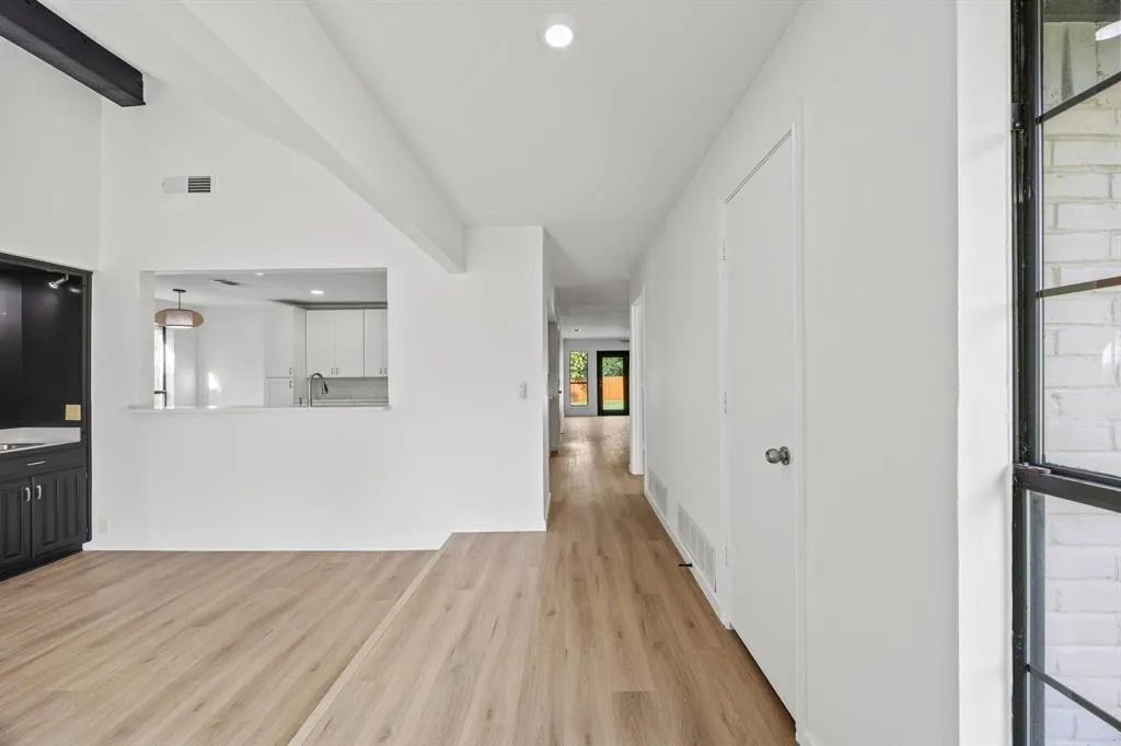3205 Bandolino Lane